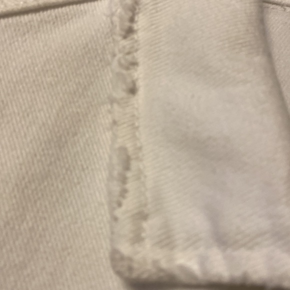 - NWOT WHITE JEAN JACKET - Picture 6 of 9